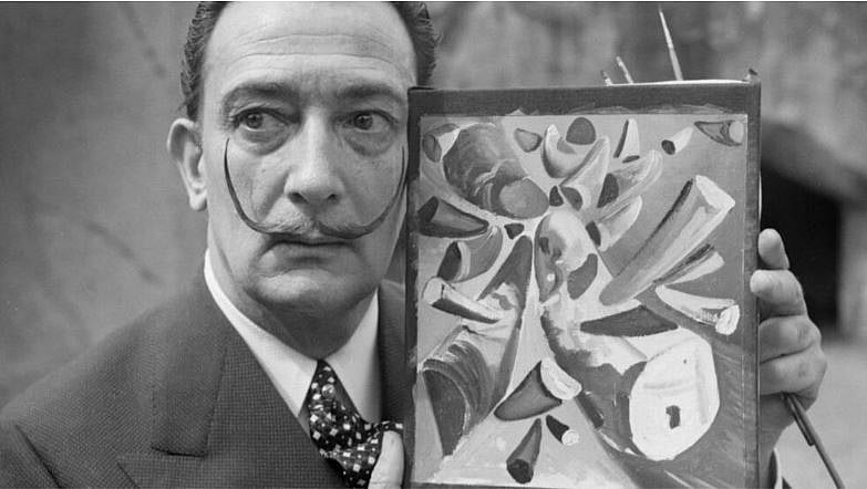 শিল্পী সালভাদর দালি (১১মে, ১৯০৪–২৩ জানুয়ারি, ১৯৮৯)