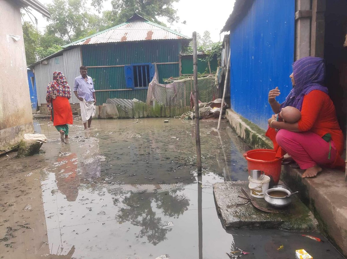 চট্টগ্রামের মিরসরাই উপজেলার জোরারগঞ্জ ইউনিয়নের বেদে পল্লি। সম্প্রতি তোলা