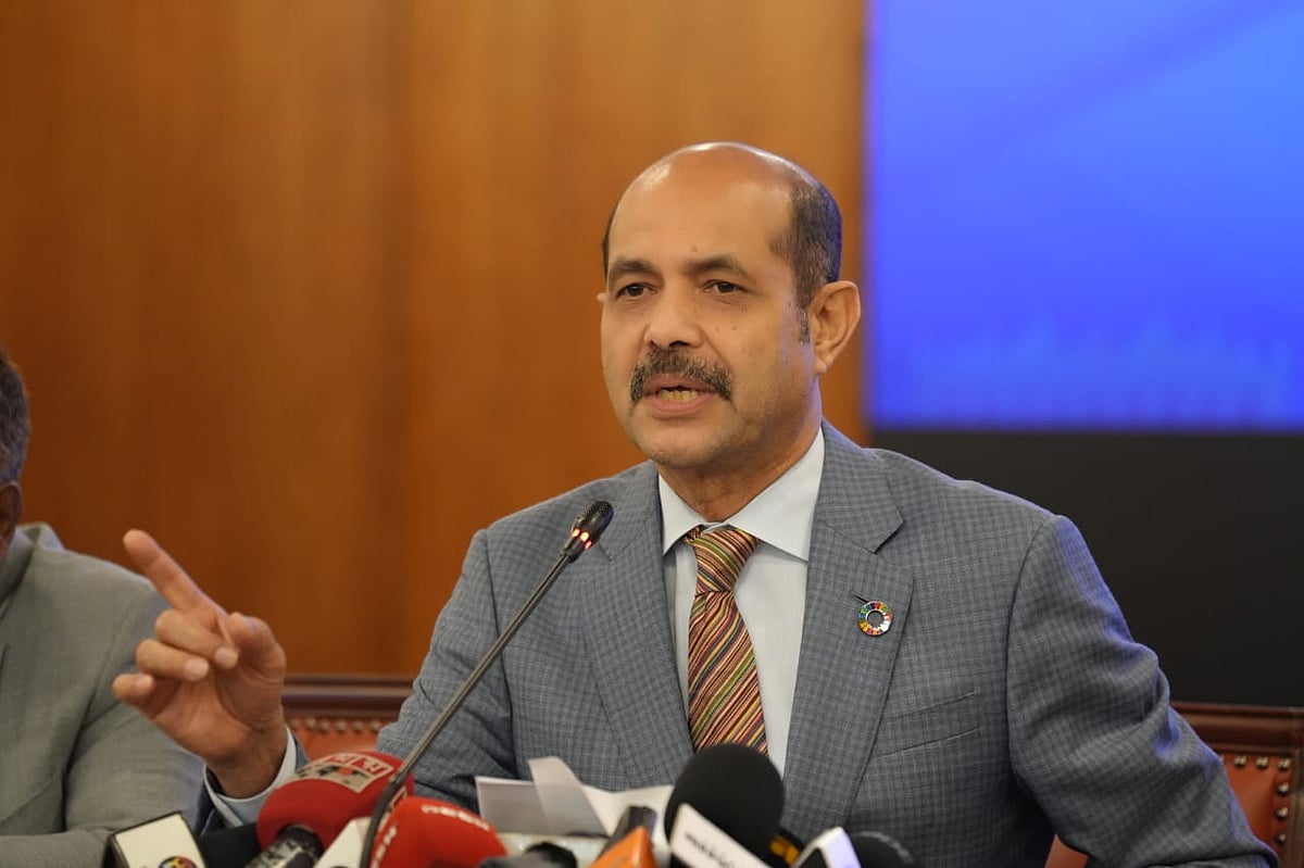 সংবাদ সম্মেলনে বক্তব্য দেন ঢাকা উত্তর সিটি করপোরেশনের মেয়র আতিকুল ইসলাম। ঢাকা, ১৩ মে