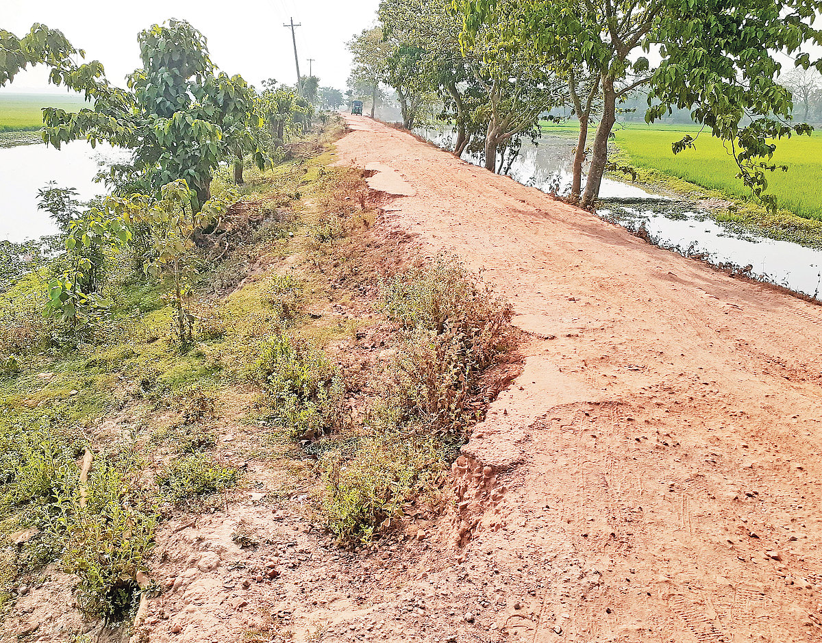 বন্যায় ক্ষতিগ্রস্ত সুনামগঞ্জের জগন্নাথপুর উপজেলার কলকলিয়া-তেলিকোনা-চণ্ডীডহর সড়ক বেহাল