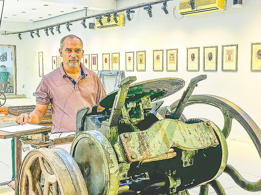 আলিয়ঁস ফ্রঁসেজের লা গ্যালারিতে হালিম হোসাইন