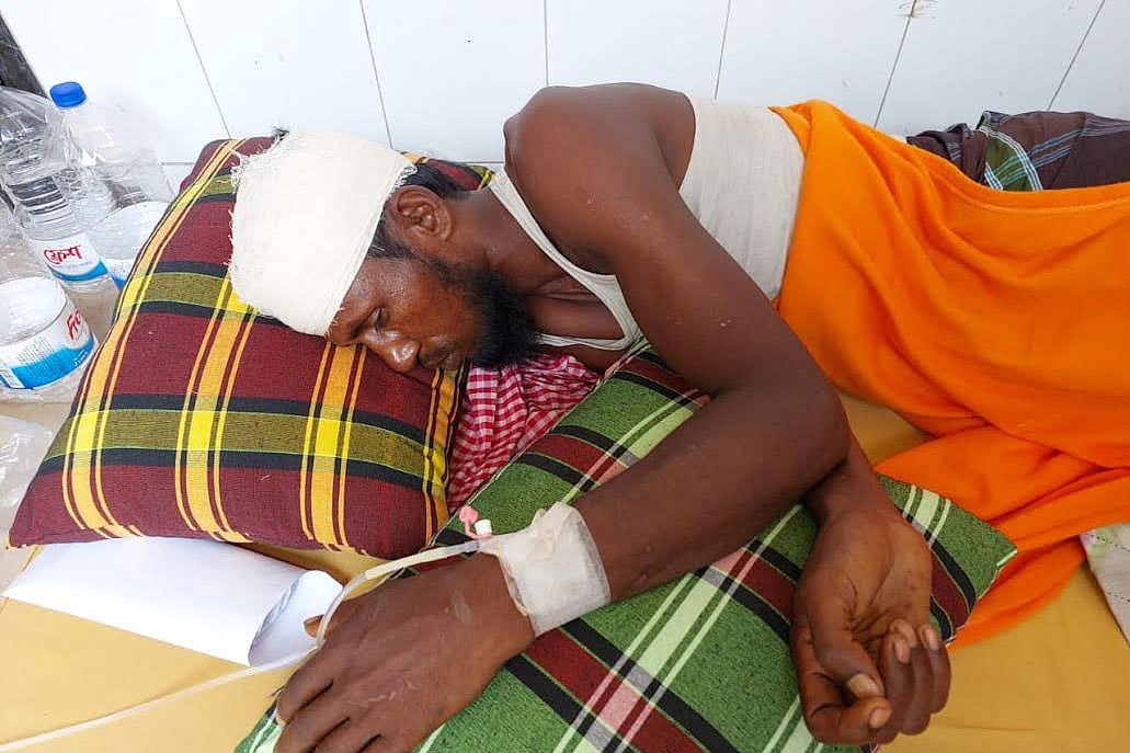 নোয়াখালীর সুবর্ণচর উপজেলা পরিষদ নির্বাচন পরবর্তী সহিংসতা আহত এক ব্যক্তি। বৃহস্পতিবার দুপুরে নোয়াখালীর ২৫০ শয্যা বিশিষ্ট জেনারেল হাসপাতালে