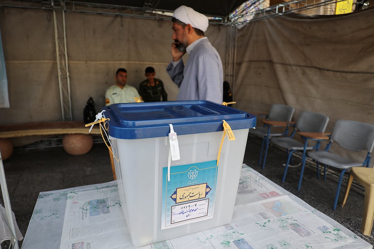 ইরানে প্রেসিডেন্ট নির্বাচনের ভোট গ্রহণ