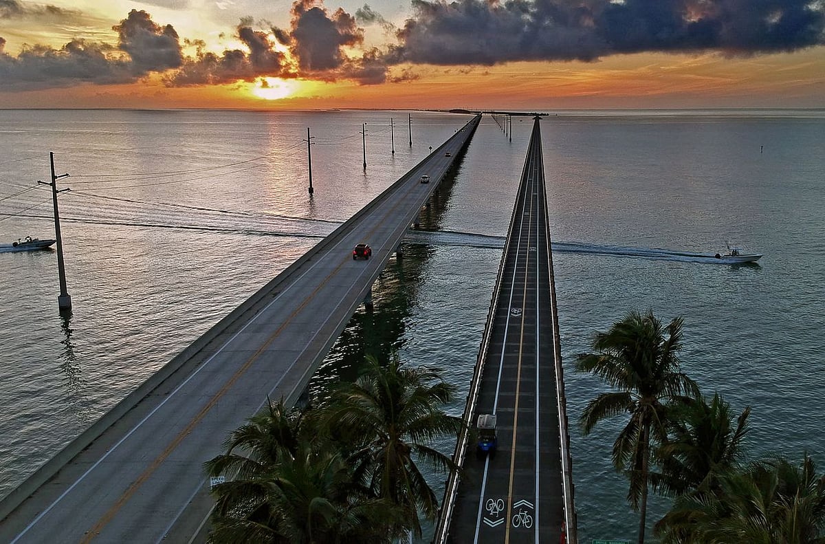 ফ্লোরিডার মিয়ামি থেকে কি ওয়েস্ট দ্বীপে যাওয়া যায় এই মহাসড়কটি দিয়ে