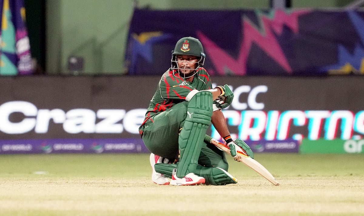 ছবিটি প্রতীকী। ব্যাটসম্যানদের দুর্দশাই যেন ফুটে উঠেছে ছবিটিতে।