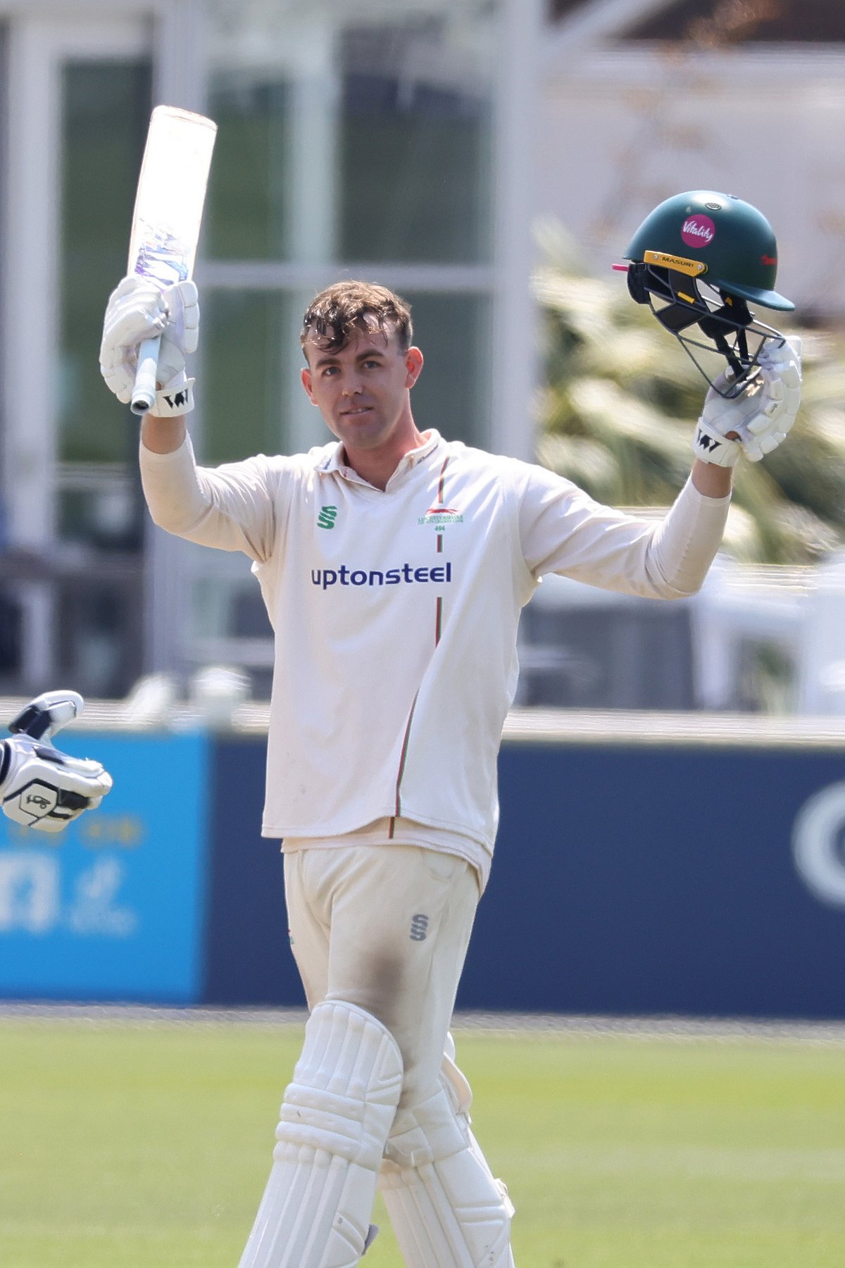 রেকর্ডগড়া ইনিংসের পথে লুই কিম্বার