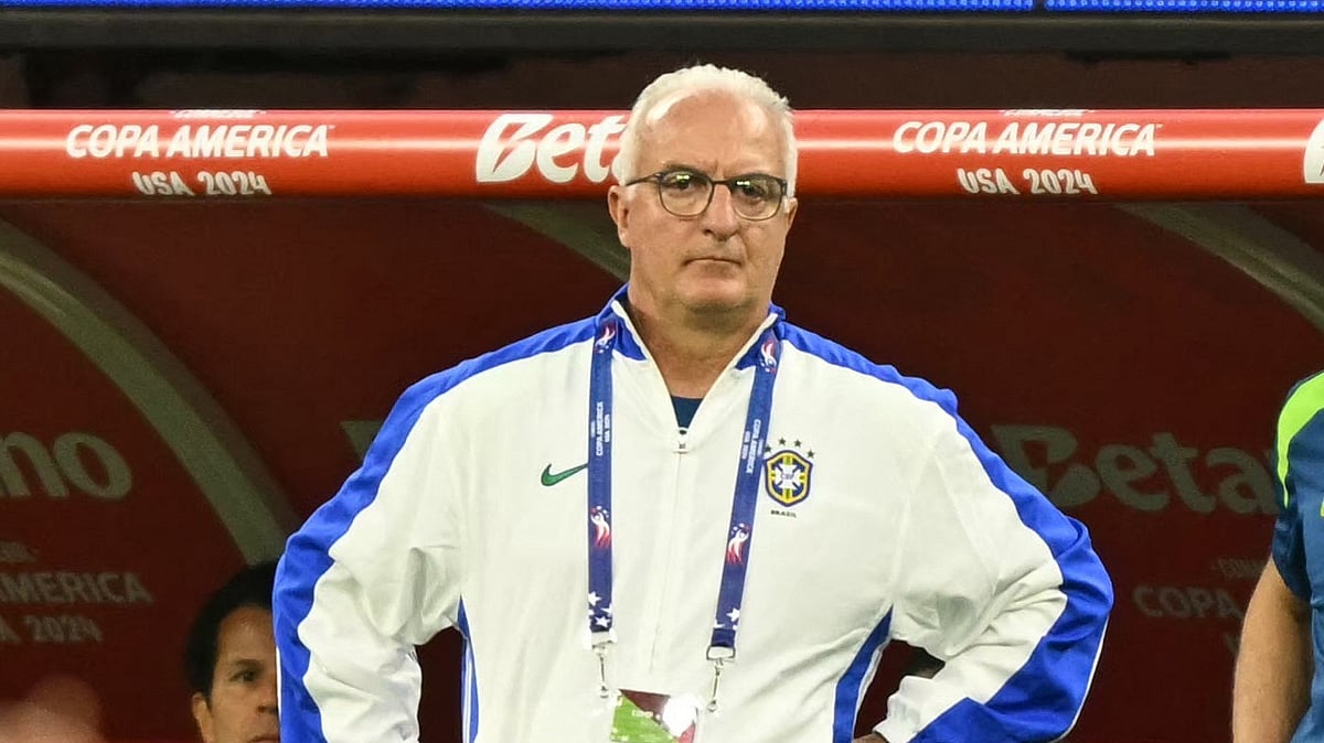 ব্রাজিলের বর্তমান কোচ দরিভাল জুনিয়র