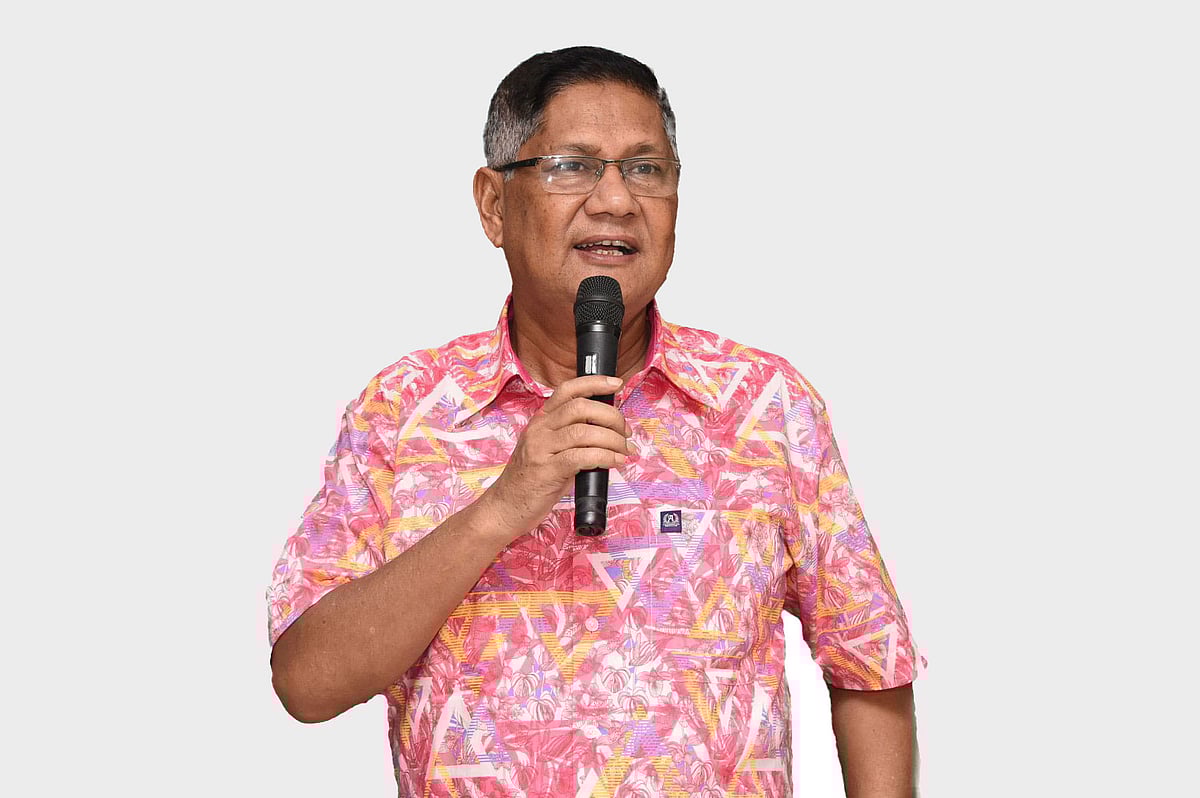 ঢাকা মহানগর পুলিশের (ডিএমপি) সাবেক কমিশনার আছাদুজ্জামান মিয়া