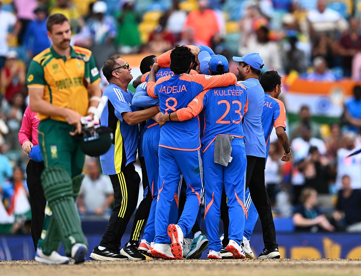 জয় নিশ্চিত হওয়ার পর ভারতের উল্লাস, এদিকে বিমর্ষ নর্কিয়া