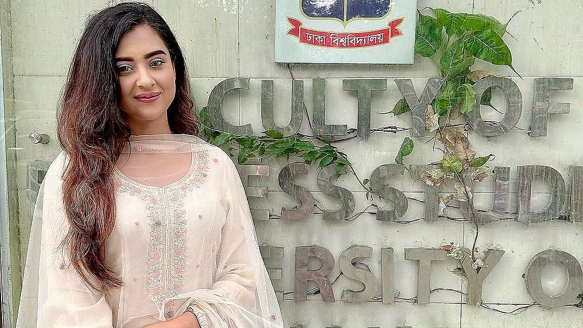 ফেসবুকে এই ছবি শেয়ার করেছেন বুবলী