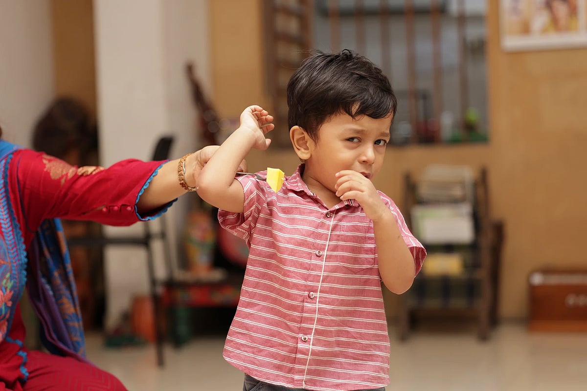 ঠাট্টা-তামাশা আপাতদৃষ্টে খুব নিরাপদ মনে হলেও শিশুর সঙ্গে ঠাট্টা করার ক্ষেত্রে অনেক কিছু খেয়াল রাখা প্রয়োজন