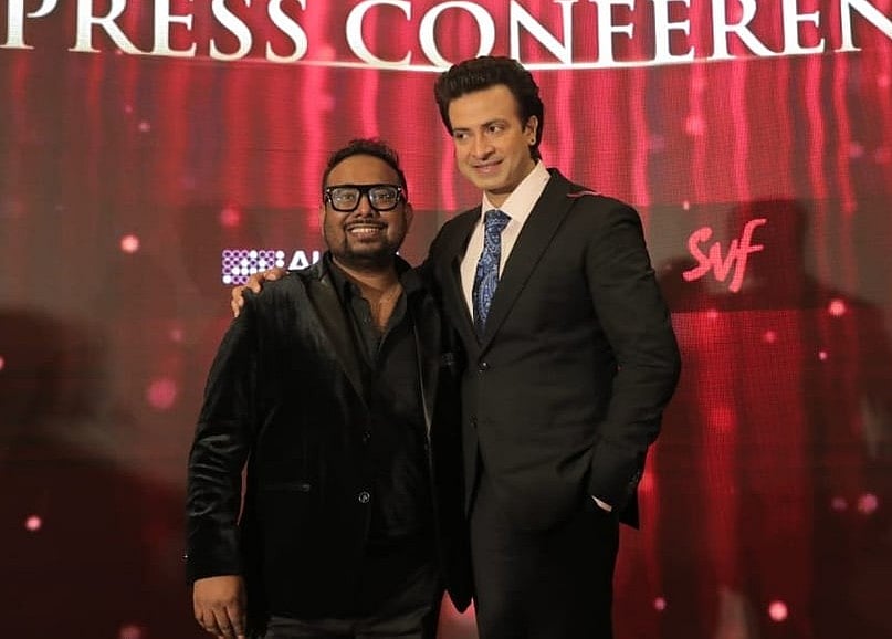 ‘তুফান’ সিনেমার সংবাদ সম্মেলনে শাকিব খানের সঙ্গে রায়হান রাফী