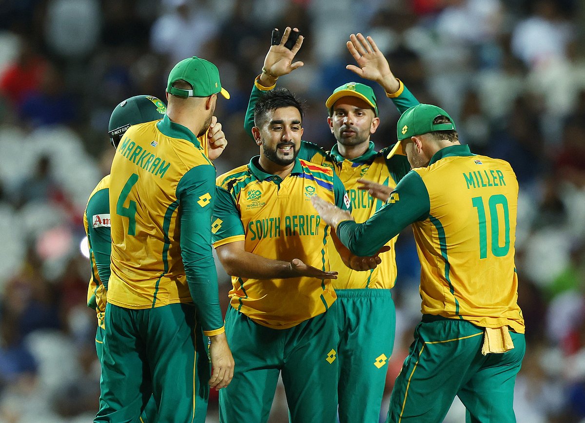 আফগানিস্তানকে প্রথম সেমিফাইনালে হারিয়ে ফাইনালে চলে গেছে দক্ষিণ আফ্রিকা