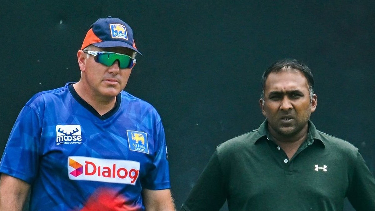 ক্রিস সিলভারউড (বাঁয়ে) ও মাহেলা জয়াবর্ধনে