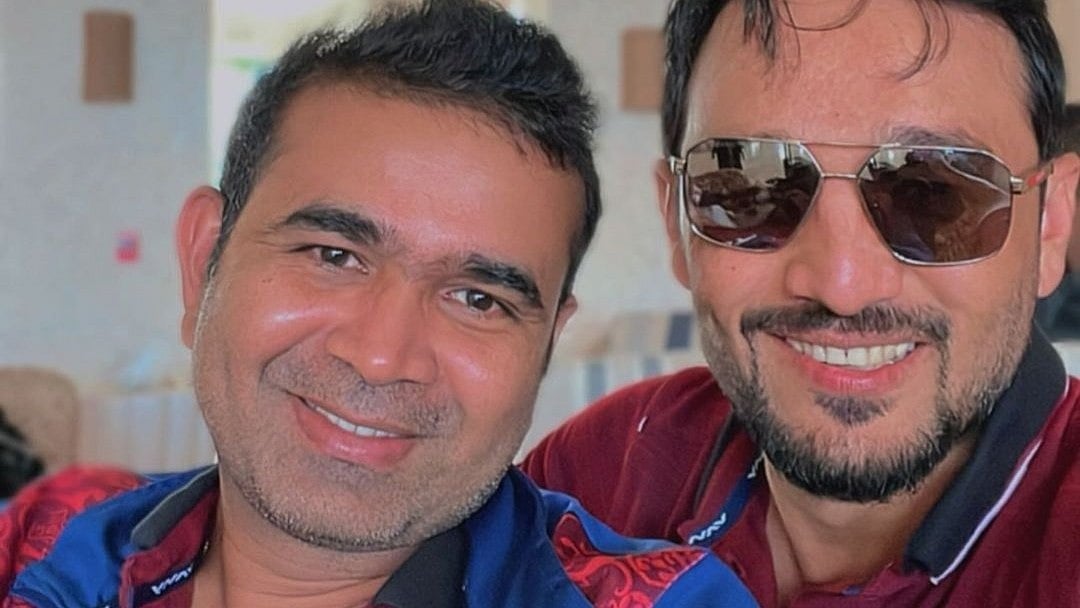 আফগানিস্তান দলের ফিজিও প্রশান্ত পঞ্চদার সঙ্গে গুলবদিন নাইব