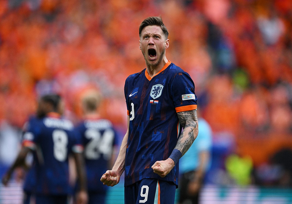 ম্যাচ জেতানো গোলের পর ভাউট ভেঘোর্স্টের গর্জন