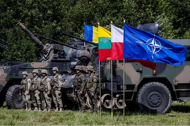 ন্যাটোর অস্ত্র দিয়ে রাশিয়ার ভেতরে হামলার অনুমতি পেয়েছে ইউক্রেন
