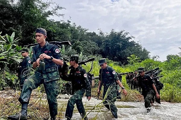 মিয়ানমারের স্বাধীনতাকামী বিদ্রোহী গোষ্ঠী রাখাইন আর্মি