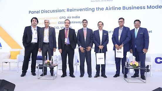 কাপা ইন্ডিয়া এভিয়েশন সামিটের প্যানেল আলোচনায় অংশ নেন এভিয়েশন বিশেষজ্ঞরা