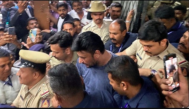 গ্রেপ্তারের পর অভিনেতা দর্শন থুগুদিপাকে পুলিশের হেফাজতে নেওয়া হয়েছে