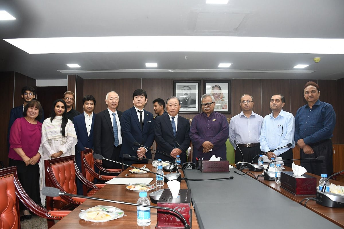 প্রবাসীকল্যাণ ও বৈদেশিক কর্মসংস্থান প্রতিমন্ত্রী শফিকুর রহমান চৌধুরীর সঙ্গে বৈঠক করে জাপানের একটি প্রতিনিধিদল। ঢাকা, ৯ জুন