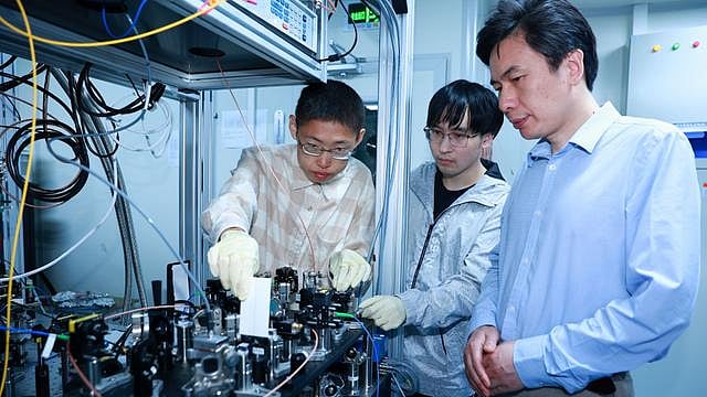 আয়নভিত্তিক কোয়ান্টাম কম্পিউটার তৈরি করেছেন চীনের সিংগুয়া বিশ্ববিদ্যালয়ের বিজ্ঞানীরা