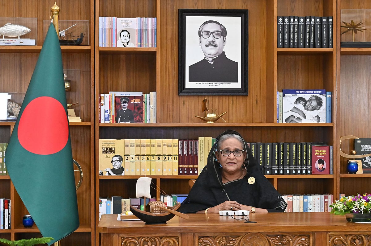 প্রধানমন্ত্রী শেখ হাসিনা গণভবন থেকে জাতির উদ্দেশে ভাষণ দেন। আজ বুধবার সন্ধ্যায়