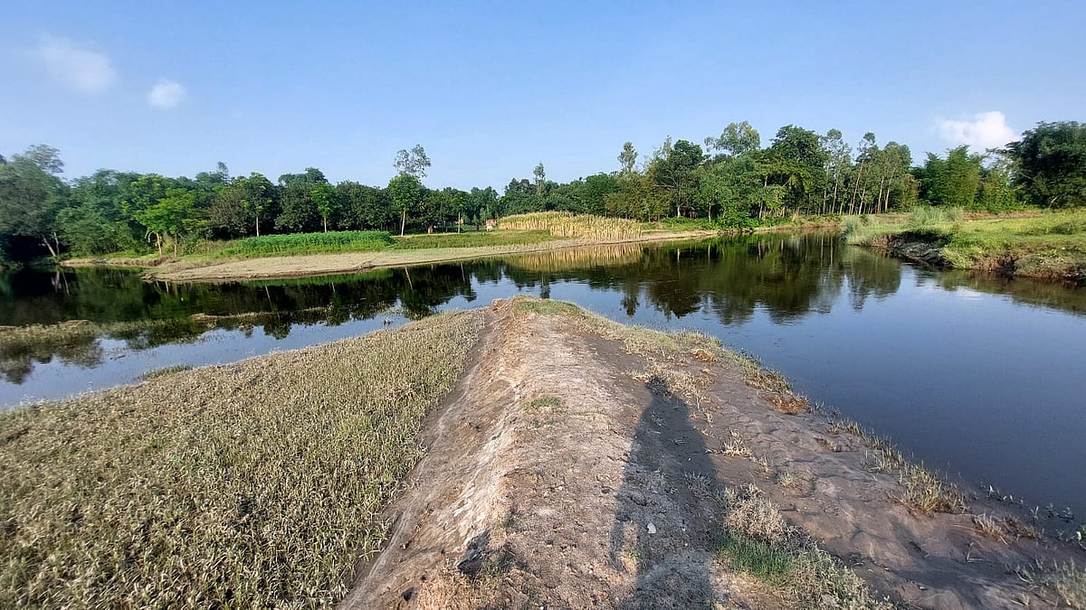 ভক্তি এবং কুলিক নদীর সঙ্গমস্থল।  ঠাকুরগাঁও জেলার পানি উন্নয়ন বোর্ডের নির্বাহী প্রকৌশলী যে স্থান খুঁজে পাননি।