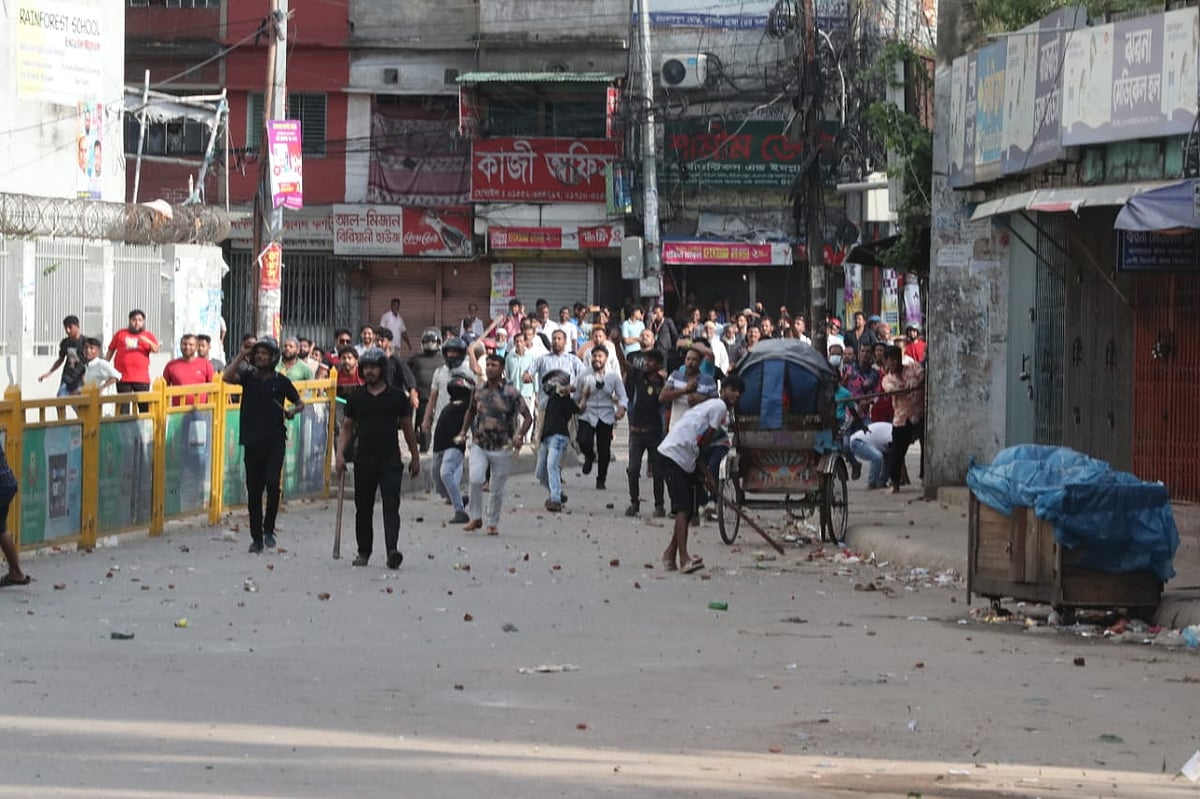 রাজধানীর চানখাঁরপুল এলাকায় কোটা সংস্কার আন্দোলনে যুক্ত শিক্ষার্থীদের সঙ্গে স্থানীয় আওয়ামী লীগ, যুবলীগ ও ছাত্রলীগের নেতা-কর্মীদের সংঘর্ষ হয়। ১৬ জুলাই, ২০২৪