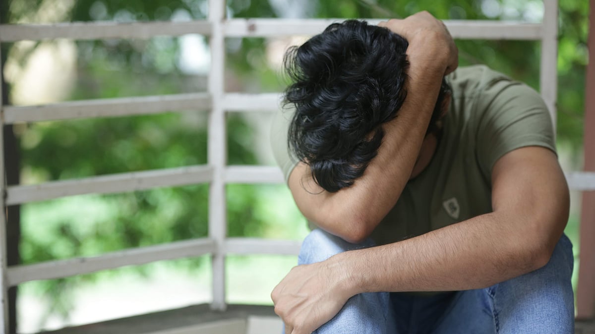 মানুষ মূলত বদভ্যাসের কারণে নিজের অর্থনৈতিক অবস্থার পরিবর্তন করতে পারে না