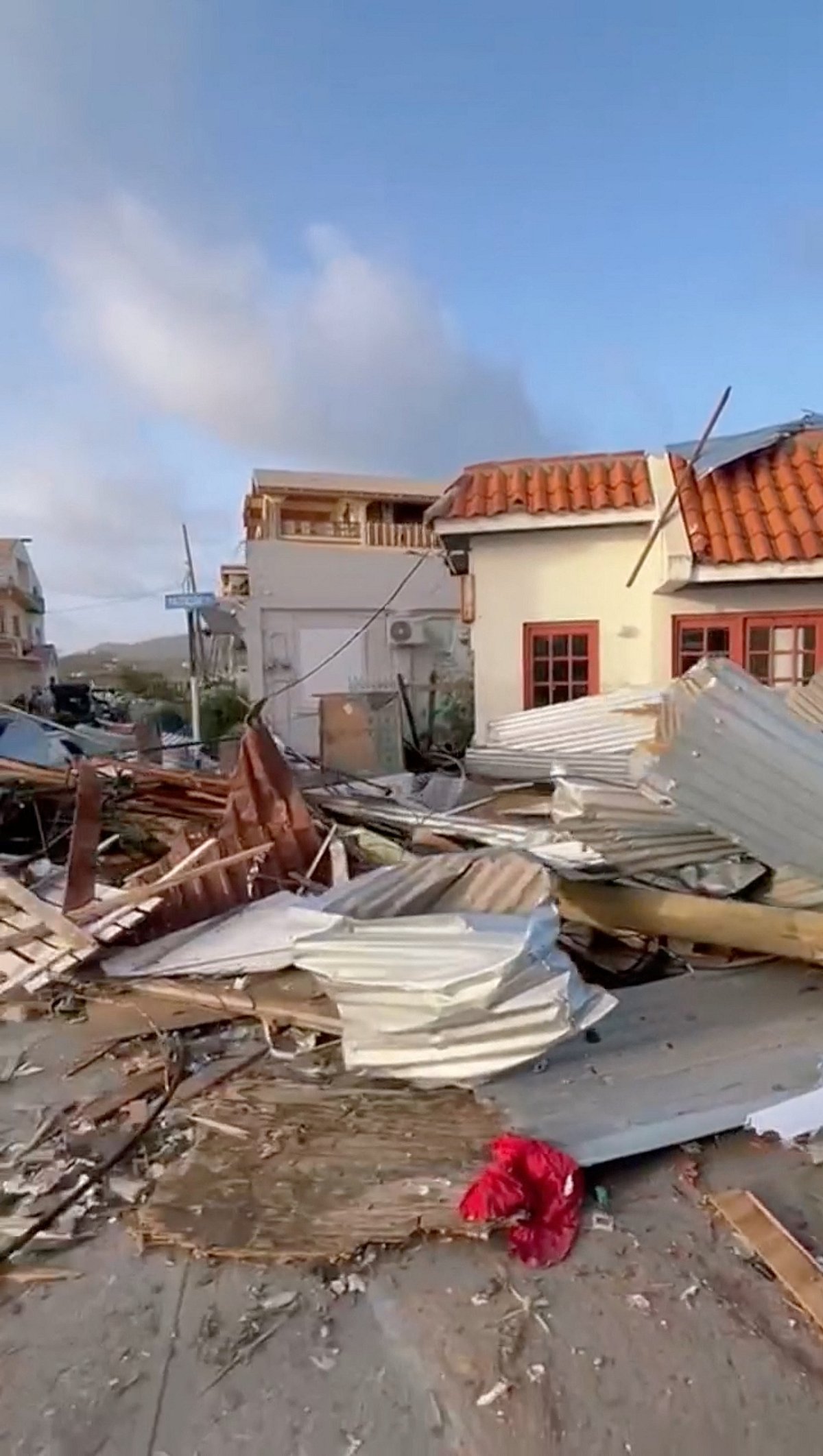 গ্রানাডায় হারিকেন বেরিলের ধ্বংস চিত্র, ২ জুলাই ২০২৪