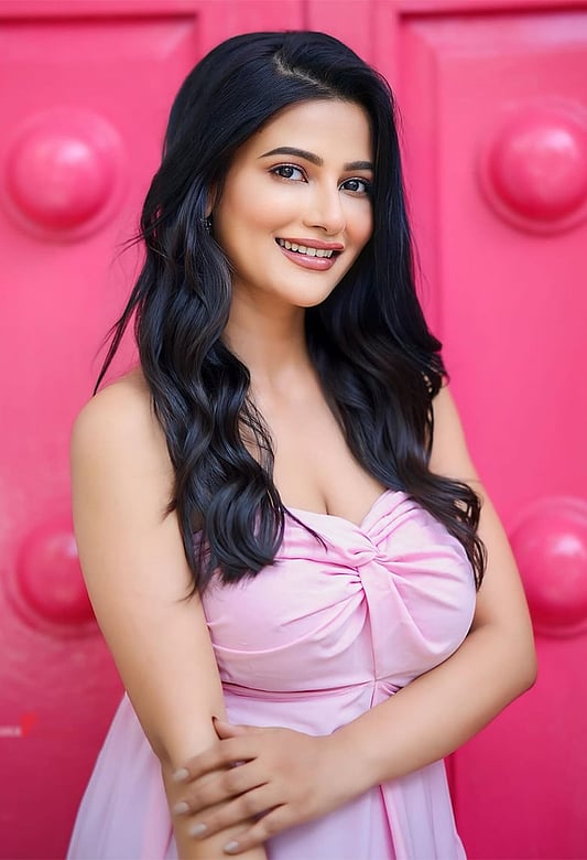 Garajlar ortida porno hikoya Er etuk xotiniga yosh porno berdi