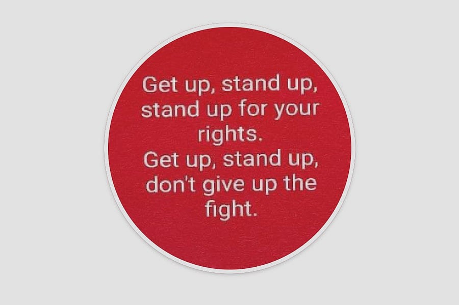 শিক্ষার্থীদের দাবির প্রতি সংহতি জানিয়ে এভাবে ফেসবুক প্রোফাইলে লাল রঙের ফ্রেম দিয়েছেন একজন সংস্কৃতিকর্মী