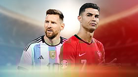 চোটের কারণে রোনালদোর চেয়ে ৩৫৯ দিন বেশি মাঠের বাইরে ছিলেন মেসি