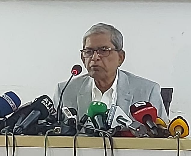 রাজধানীর গুলশানে বিএনপি চেয়ারপারসনের রাজনৈতিক কার্যালয়ে সংবাদ সম্মেলন করেন দলের মহাসচিব মির্জা ফখরুল ইসলাম আলমগীর