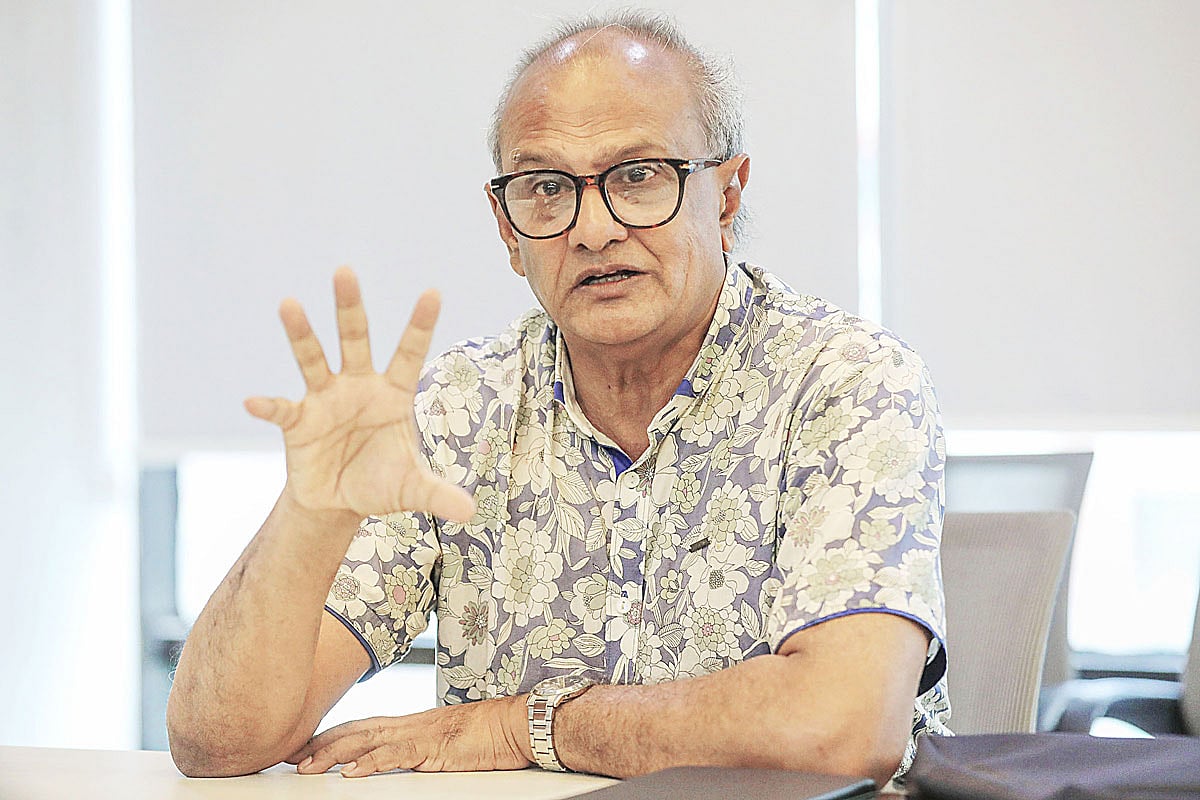 মৃন্ময় গুহ নিয়োগী