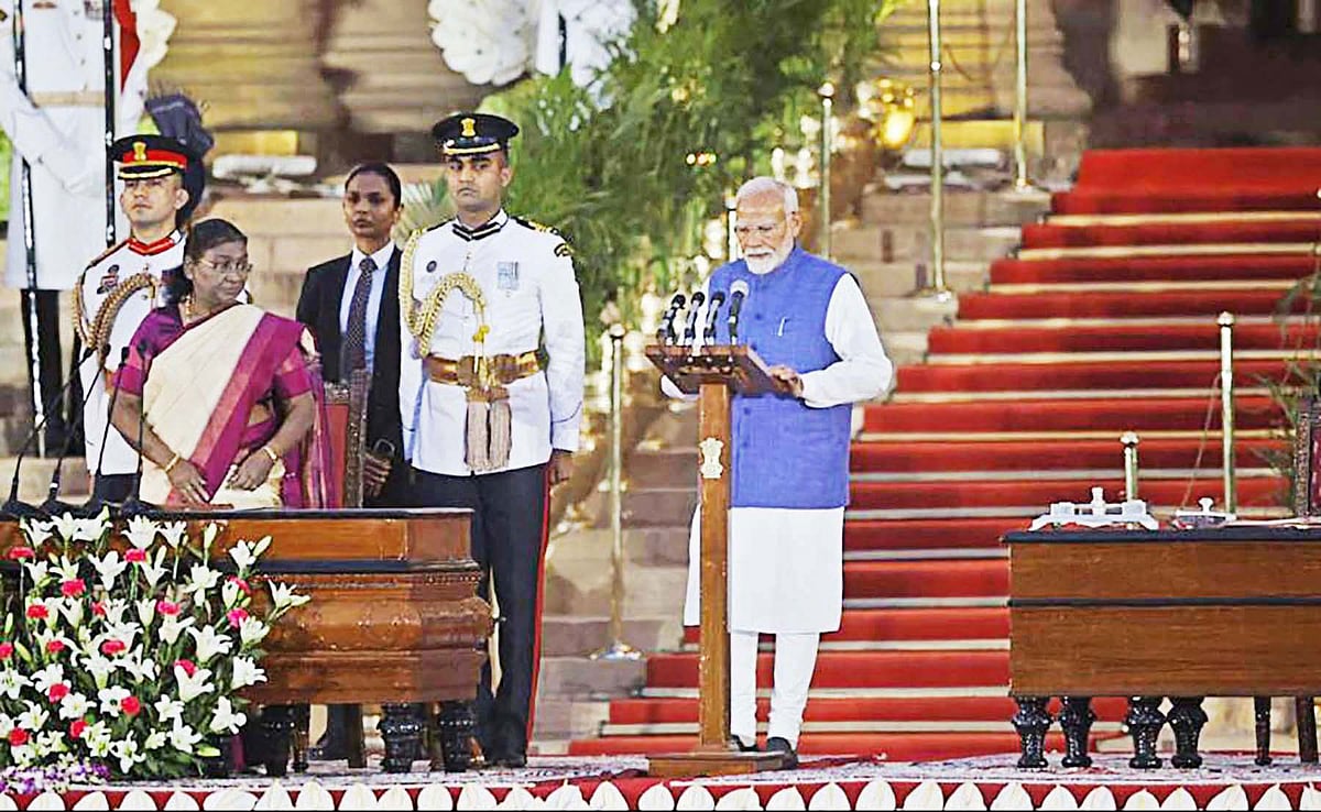 টানা তৃতীয়বারের মতো প্রধানমন্ত্রী হিসেবে শপথ নিচ্ছেন নরেন্দ্র মোদি