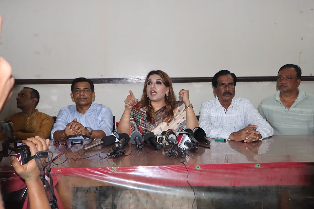 ফরিদপুর প্রেসক্লাবের মরহুম সাংবাদিক শামসুদ্দীন মোল্লা মিলনায়তনে এক সংবাদ সম্মেলনে বক্তব্য দেন শামা ওবায়েদ