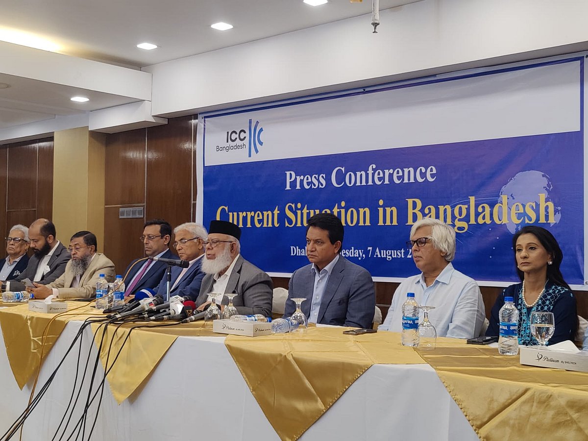 দেশের বর্তমান পরিস্থিতি নিয়ে সংবাদ সম্মেলনের বক্তব্য দেন আইসিসিবি সভাপতি মাহবুবুর রহমান। আজ বুধবার রাজধানীর বনানীতে
