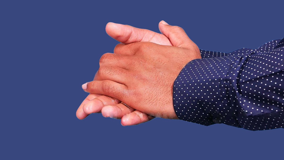 অকারণে হাত কাঁপাকে বলা হয় ট্রেমর