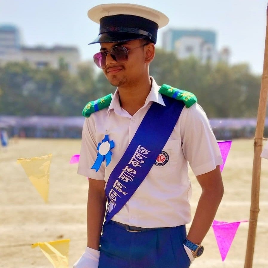 Plaid koylakda qoramagizni sikish