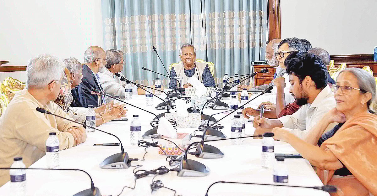 বিএনপির নেতাদের সঙ্গে মতবিনিময় করেন অন্তর্বর্তীকালীন সরকারের প্রধান উপদেষ্টা ড. মুহাম্মদ ইউনূস। এ সময় অন্য উপদেষ্টারা উপস্থিত ছিলেন। গতকাল বিকেলে রাষ্ট্রীয় অতিথি ভবন যমুনায়