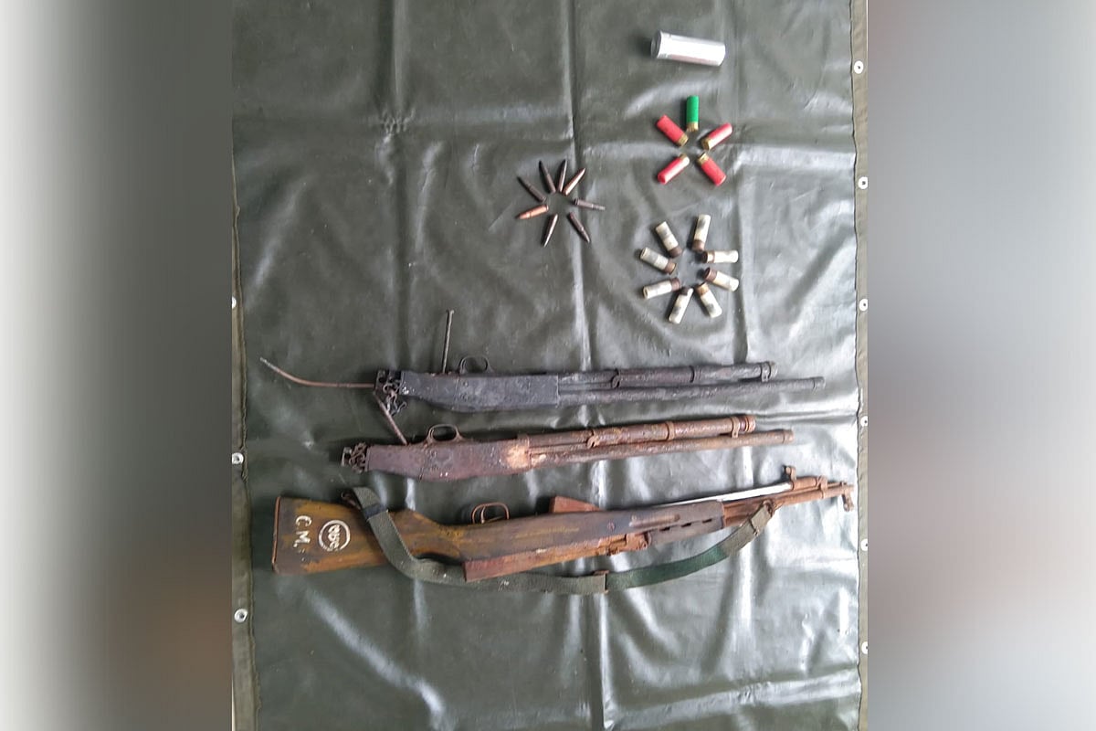 চট্টগ্রামে থানা থেকে লুট হওয়া ৩টি আগ্নেয়াস্ত্র ও ২২টি গুলি উদ্ধার