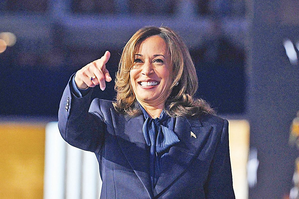 ডেমোক্রেটিক পার্টির সম্মেলনে কমলা হ্যারিস। গত বৃহস্পতিবার যুক্তরাষ্ট্রের শিকাগোতে