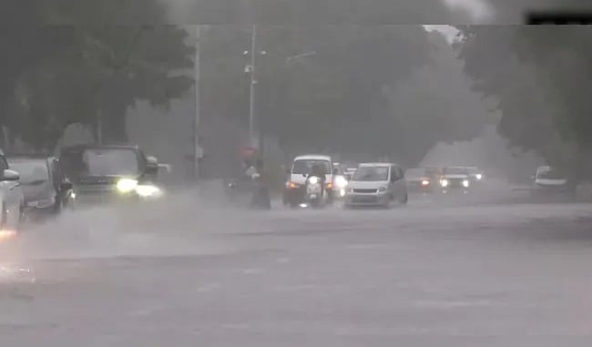 জামনগর, পোরবন্দরে গত বৃহস্পতিবার ভারী বৃষ্টি হয়েছে