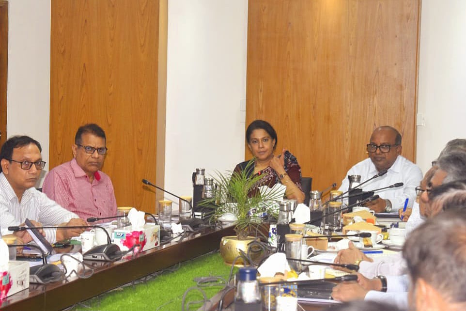 পানিসম্পদ মন্ত্রণালয়ের অধীন দপ্তরগুলোর কর্মকাণ্ড নিয়ে পর্যালোচনা সভায় সভাপতিত্ব করেন পানিসম্পদ উপদেষ্টা সৈয়দা রিজওয়ানা হাসান। পানি ভবন, ঢাকা