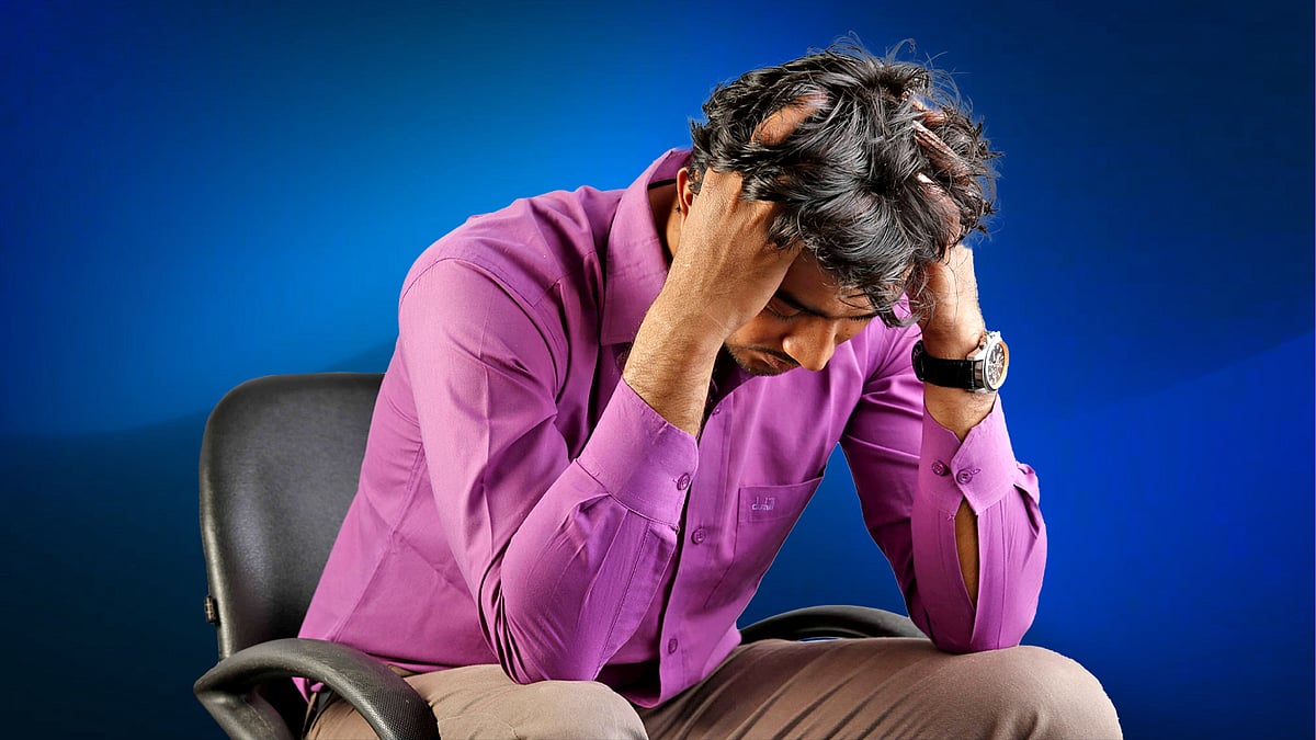 Stol ostiga tushing va uni yalang