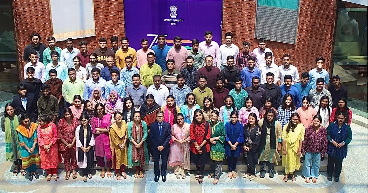 এ বছর বাংলাদেশের প্রায় ৫৫০ জন শিক্ষার্থী বিভিন্ন আইসিসিআর বৃত্তি পেয়েছেন। বৃত্তিপ্রাপ্ত শিক্ষার্থীদের সঙ্গে ভারতীয় হাইকমিশনার প্রণয় ভার্মা