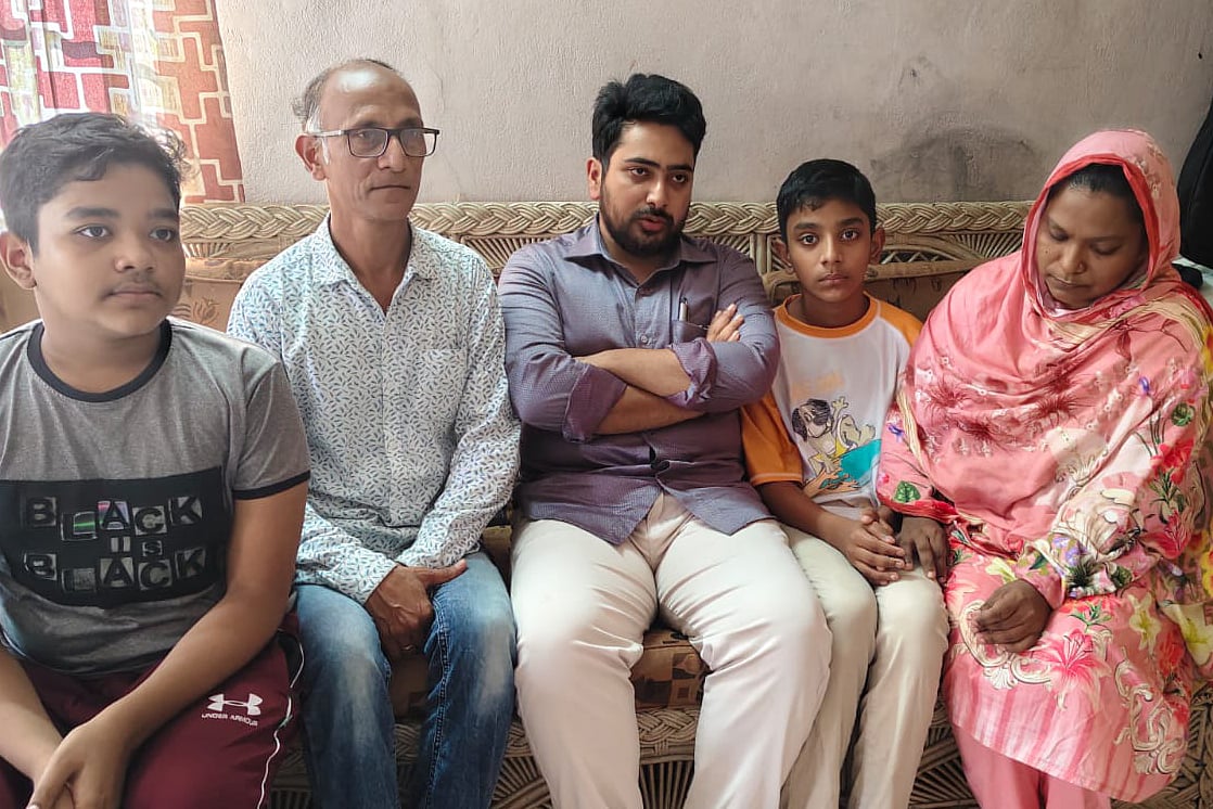 গণ-অভ্যুত্থানে নিহত শিক্ষার্থী শাফিক উদ্দিন আহ্‌ম্মেদ আহনাফের বাসায় গেছেন তথ্য উপদেষ্টা নাহিদ ইসলাম