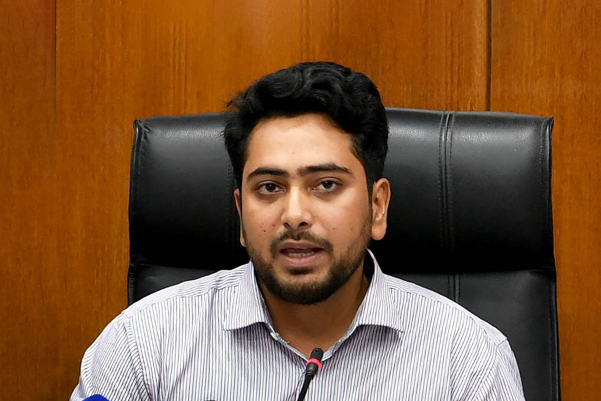 নাহিদ ইসলাম